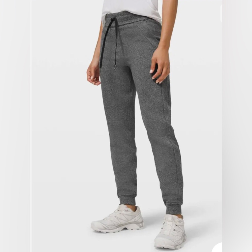 Lululemon size 8 heather grey scuba sweats full length